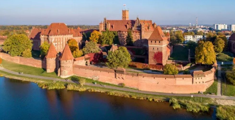 POLOGNE PATRIMOINE ET TRADITIONS  - Image large 5